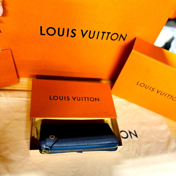 Louis Vuitton Comete Long Wallet - Picture 2 of 7